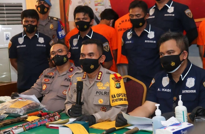 Keterangan Kapolres Jakut dan jajarannya. (Foto: Instagram Polres Jakut)