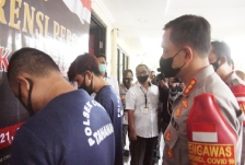 Polisi berhasil mengamankan dua pelaku perampasan HP di Ciracas, Jakarta Timur. (Foto: PMJ News).