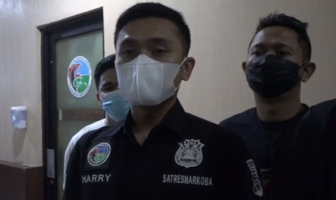 Kanit 1 Narkoba Polres Metro Jakarta Barat, AKP Harry Gasgari. (Foto: PMJ News/Tangkapan Layar).