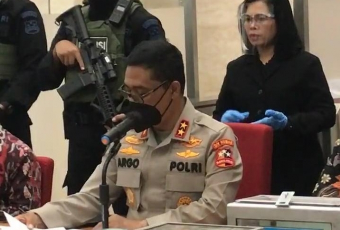 Kadiv Humas Polri, Irjen Pol Argo Yuwono saat memberikan keterangan pers. (Foto: PMJ News).