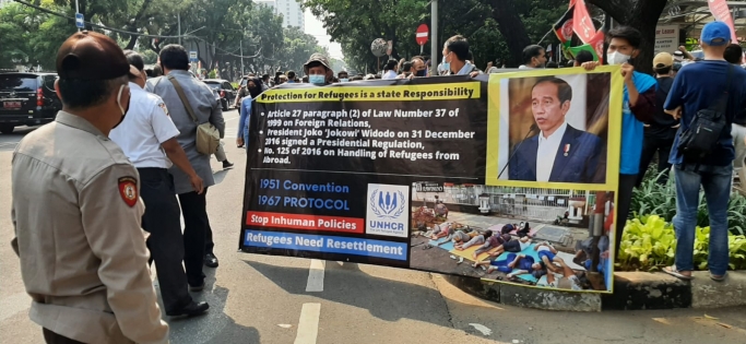 Pencari suaka asal Afganistan para pencari suaka berdemo di depan kantor UNHCR, Menteng, Jakarta Pusat.