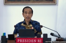 Presiden Jokowi saat memberikan keterangan. (Foto: PMJ News/YouTube Setpres).