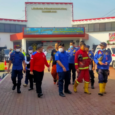 Petugas gabungan di Lapas Tangerang. (Foto: PMJ/Gtg). 