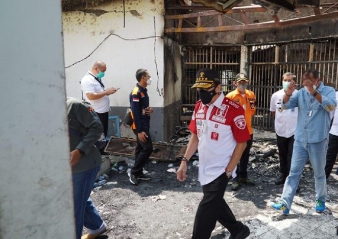 Menteri Hukum dan HAM, Yasonna Laoly meninjau Lapas Kelas I Tangerang yang terbakar. (Foto: PMJ News/Dok Kemenkumham).