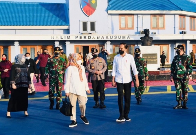 Presiden Jokowi bertolak ke Sulawesi Selatan untuk meninjau pelaksanaan vaksin dan meresmikan dua bendungan. (Foto: PMJ News/Instagram @jokowi).