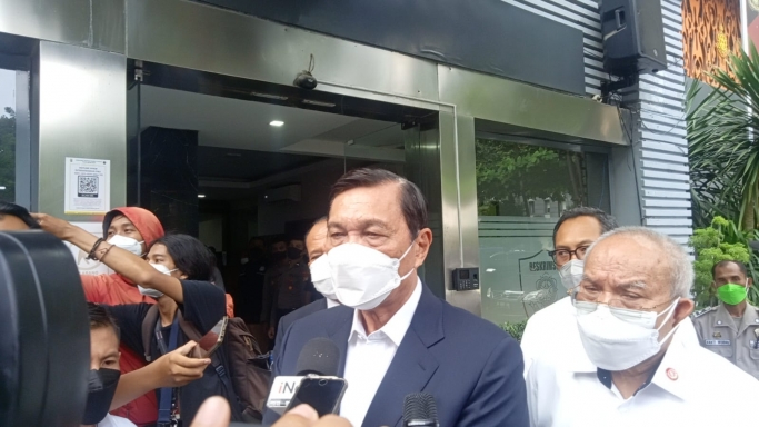 Menteri Lihut Binsar Panjaitan berikan keterangan. (Foto: PMJ/Yeni). 