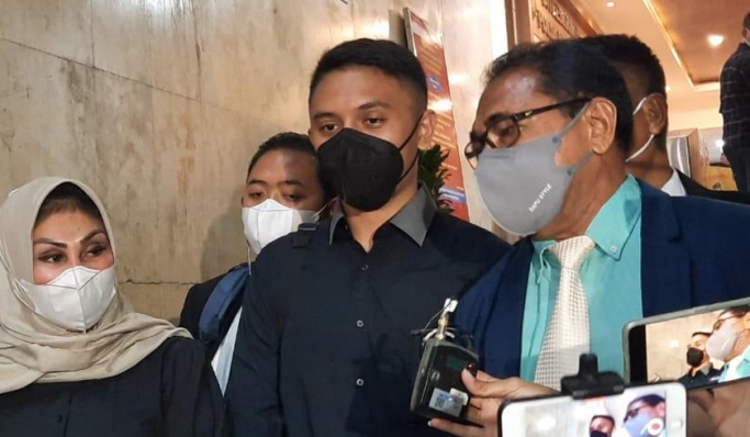 Suami Olivia Nathania (Oi), Rafly N Tilaar telah menjalani pemeriksaan sebagai terlapor atas kasus dugaan penipuan CPNS. (Foto: PMJ News/Yeni). 