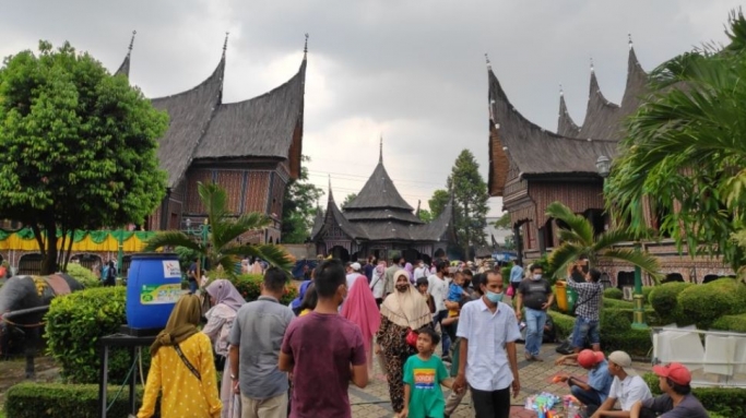 Pengunjung TMII. (Foto: Istimewa)