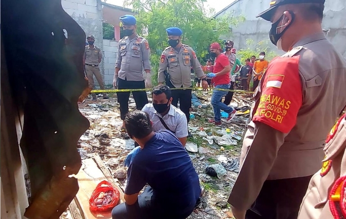 Warga Pulau Kelapa, Kecamatan Pulau Seribu digegerkan dengan penemuan janin bayi. (Foto: PMJ News/Istimewa).