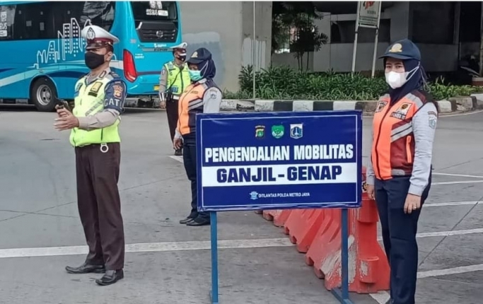 Peraturan ganjil genap di sejumlah ruas jalan. (Foto: PMJ News/TMC Polda Metro)