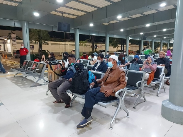 Stasiun keberangkatan KA di Jakarta. (Foto: PMJ News). 