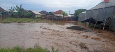 Banjir bandang di Lomboj Barat, NTB. (Foto: Dok Net)