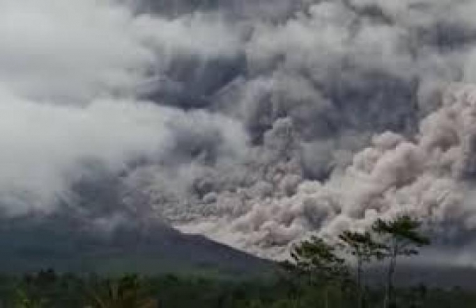 Erupsi Gunung Semeru. (Foto: Dok Net)