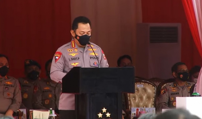 Kapolri Jenderal Listyo Sigit Prabowo membuka acara Grand Final Lomba Orasi Unjuk Rasa 2021 Piala Kapolri. (Foto: PMJ News/YouTube Divhumas Polri).