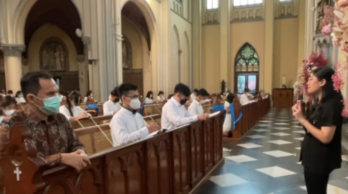 Suasana peribadatan di Gereja Katedral Jakarta di masa pandemi. (Foto: PMJ News/Instagram Katedral Jakarta)