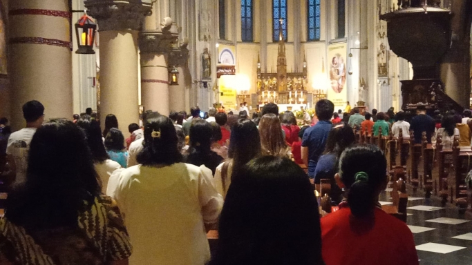 Peribadatan di Gereja Katedral Jakarta. (Foto: Dok PMJ News)