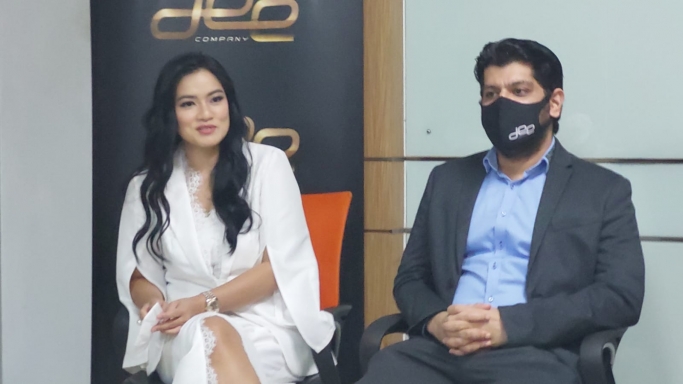 Titi Kamal dan produser film Makmum 2. (Foto; PMJ/Ist).