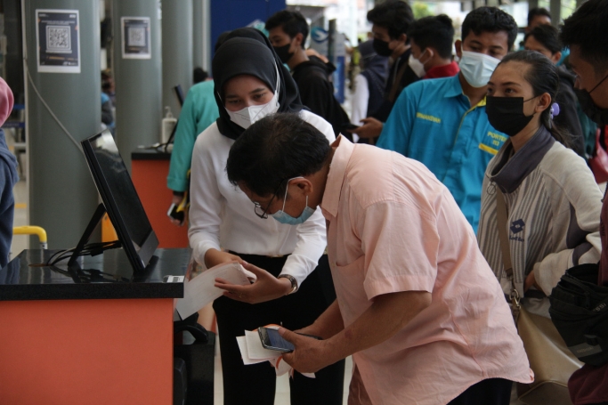 Tempat tiket di stasiun KA. (Foto: PMJ News). 