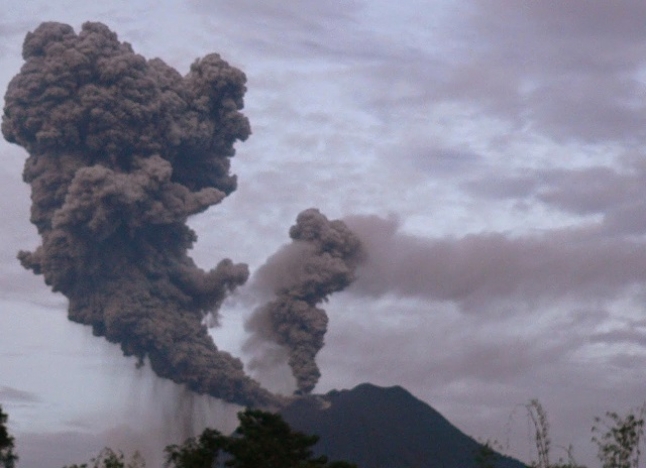  Gunung Ibu di Pulau Halmahera, Maluku Utara. (Foto: Dok Net). 