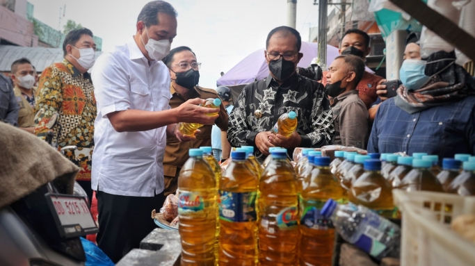 Pasokan minyak goreng di Makassar. (Foto: Dok Net/ Istimewa)