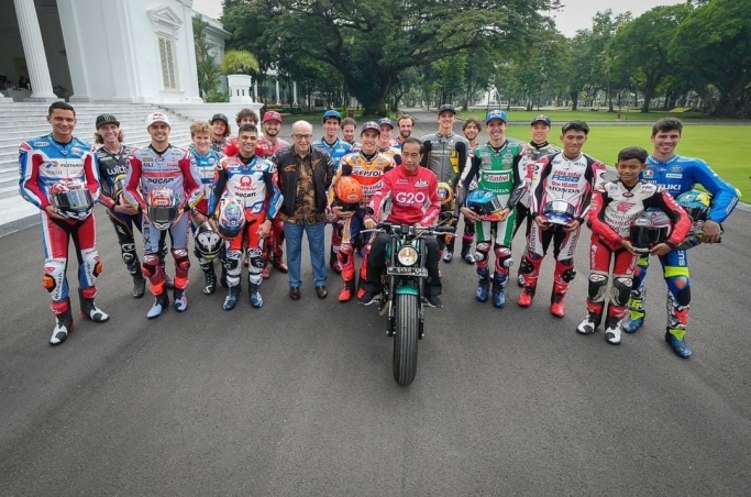 Presiden Jokowi bersmaa pembalap MotoGP. (Foto: Instagram MotoGP)