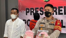 Polsek Cilandak mengamankan seorang kurir narkoba di Menteng Atas, Jakarta Selatan. (Foto: PMJ News)