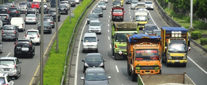 Volume kendaran di jalan tol mulai meningkat. (Foto: PMJ News/Dok Net). 