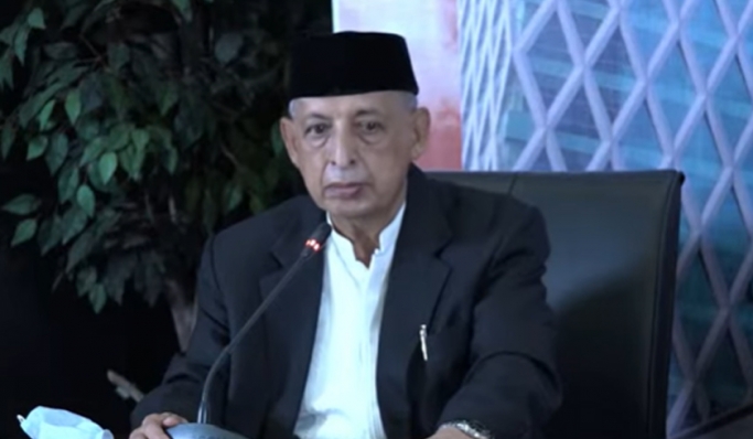 Ketua Majelis Ulama Indonesia, KH Abdullah Zaidi saat konferensi pers penetapan 1 Ramadhan 1443 Hijriyah. (Foto: PMJ News/YouTube Kemenag Ri)