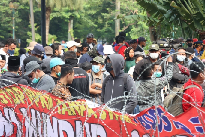 Massa yang menggelar demo di Patung Kuda (Foto: PMJ News/Ilustrasi) 