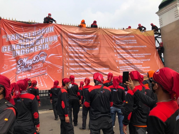 Demo buruh di Gedung DPR/ MPR. (Foto:  PMJ News/ Yeni)