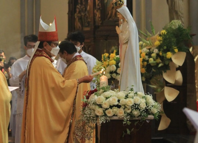 Misa di Gereja Katedral. (Foto: Dok Net)