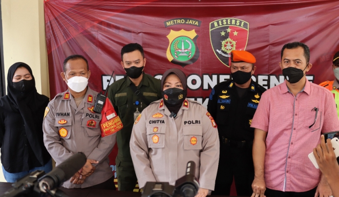 Kapolsek Tebet, Kompol Chitya Intania saat memberikan keterangan pers. (Foto: PMJ News)