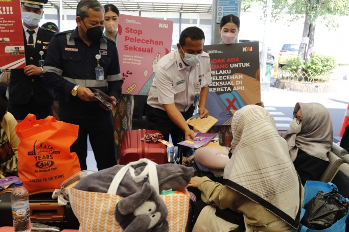 Daop1 Jakarta melakukan kegiatan kampanye bersama Komnas Perempuan. (Foto: PMJ News). 