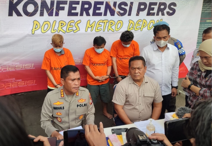 Polres Metro Depok membongkar sindikat pembuat dan pengedar uang palsu. (Foto: PMJ News)