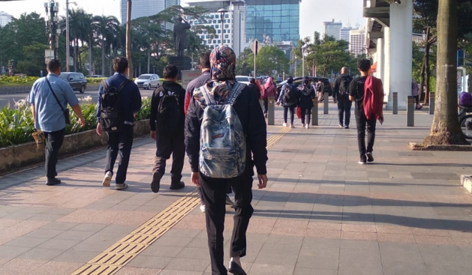 Berjalan kaki menjadi cara yang bagus untuk meningkatkan kesehatan. (Foto: PMJ News/Hadi)
