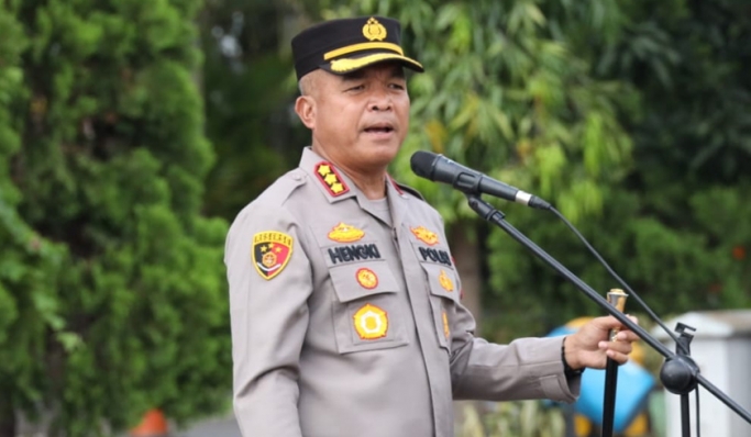 Kapolres Metro Bekasi Kota, Kombes Pol Hengki memberikan arahan kepada Jajarannya. (Foto: PMJ News)