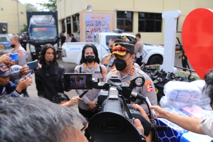 Keterangan Kepala Divisi Humas Polri Irjen Dedi Prasetyo. (Foto: PMJ News)