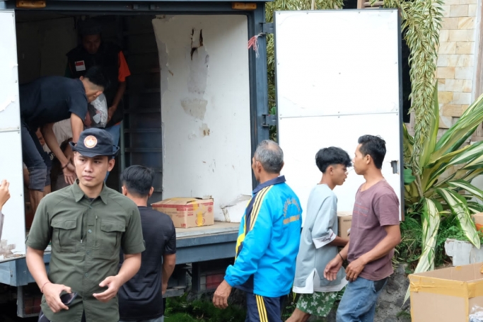 Distribusi bantuan untuk korban gempa Cianjur. (Foto: PMJ News)