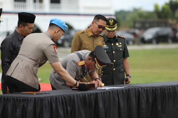 Peresmian Mapolres Labuhanbatu Selatan. (Foto: PMJ News)