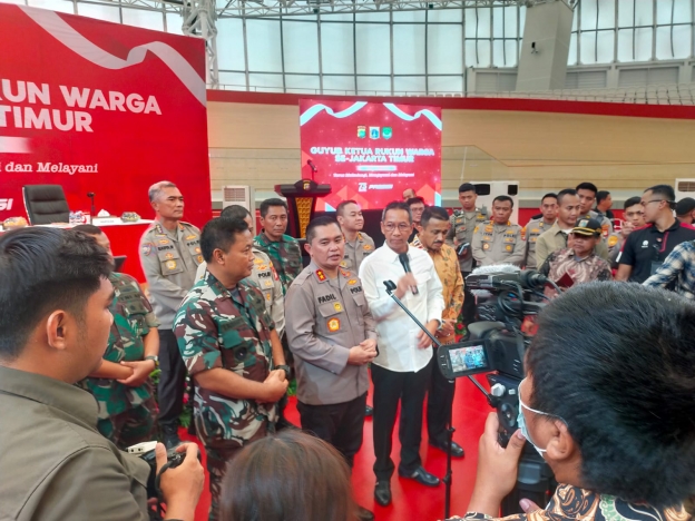 Kapolda Metro bersama Gubernur DKI Jakarta. (Foto: PMJ News/ Fjr)