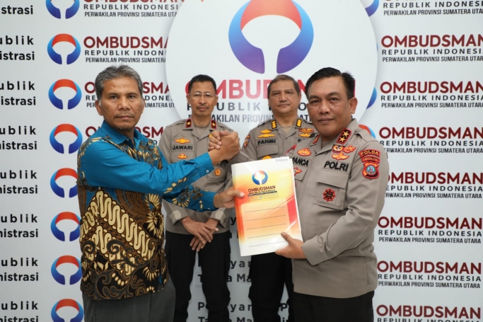 Kepala Ombudsman Republik Indonesia Perwakilan Provinsi Sumatera Utara, Abyadi Siregar bersama jajaran Polda Sumut. 