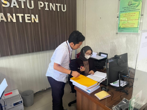 Ditreskrimsus Polda Banten telah melimpahkan berkas perkara tahap I kasus repacking beras bulog 