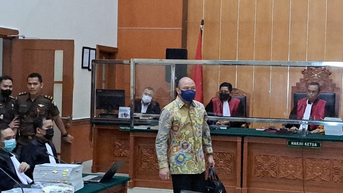 Terdakwa Irjen Pol Teddy Minahasa menjalani sidang di PN Jakarta Barat. (Foto: PMJ News/Fajar)