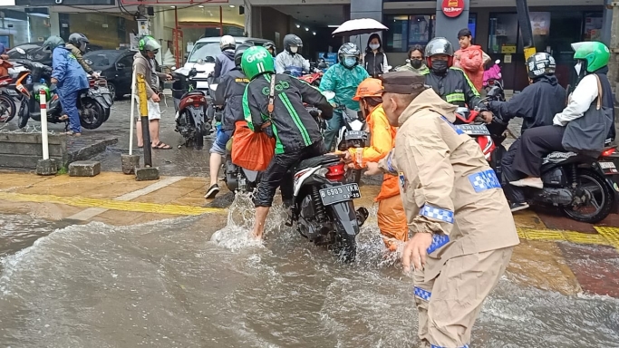 Banjir menggenangi wilayah Jakarta Barat. (Foto: Dok PMJ News)