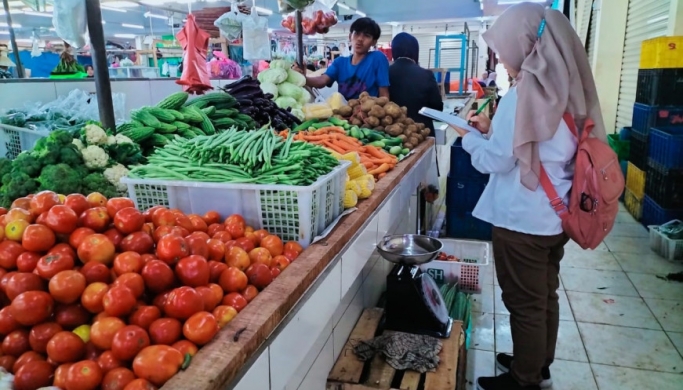 Pasar tradisional menjual bahan pangan. (Foto: Dok Net)