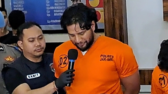 Ammar Zoni saat berbaju tahanan. (Foto: Dok PMJ News/ Fjr)