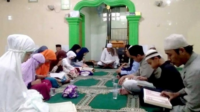 Tadarus Akquran. (Foto: Dok Net)