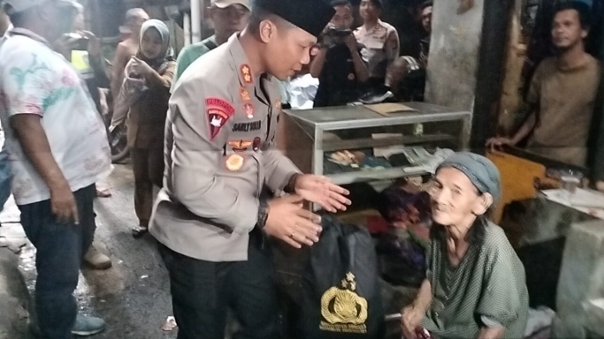 Sembako Kapolri untuk ringankan warga. (Foto: PMJ). 