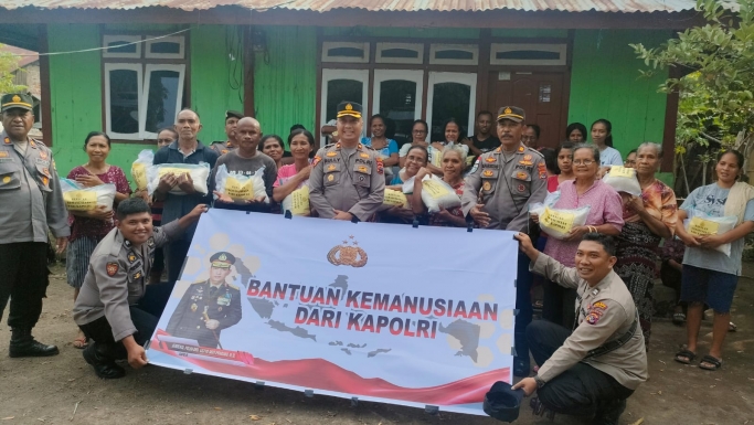 Bantuan Kapolri untuk masyarakat luas. (Foto: PMJ).