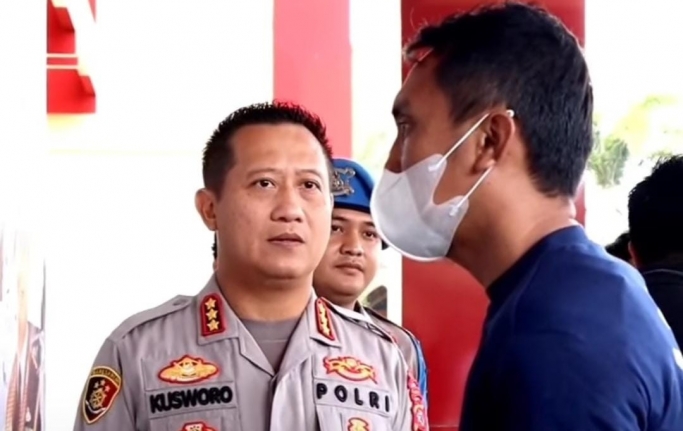 Kapolresta Bandung Kombes Pol Kusworo Wibowo saat rilis gelar perkara penangkapan pelaku pembacokan mantan Ketua Komisi Yudisial. (Foto: PMJ News/Instagram @topjabar)